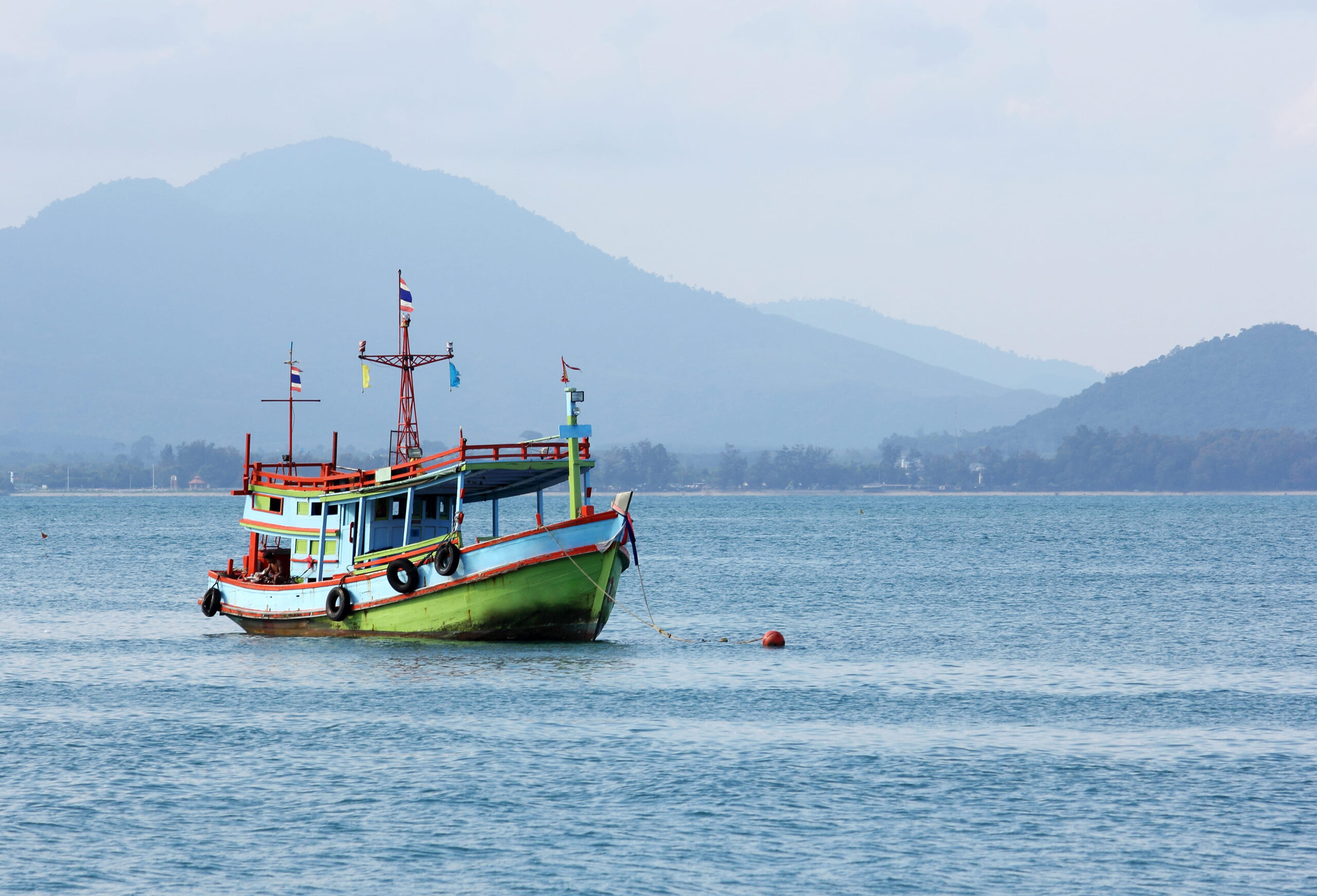 barco-pesca-mar-tailandia